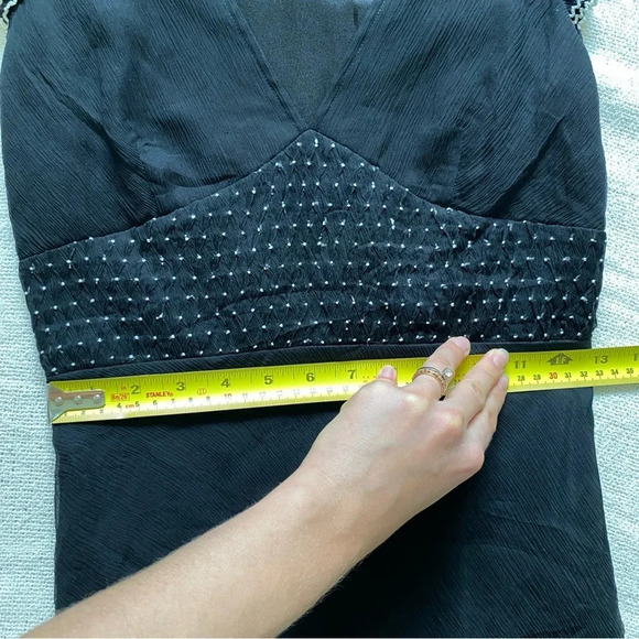 100% Silk  BCBGMAXAZRIA Black V-Neck Flowy Midi Dress Size 2 - Picture 12 of 13